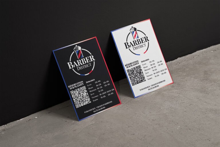 Encart journal Barber District présentées en chevalet.