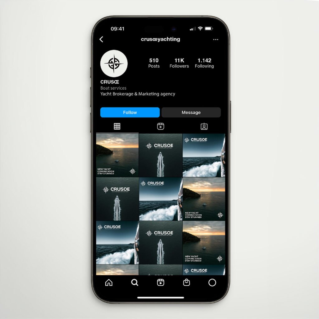 Interface instagram sombre du site Crusoe avec sélection de yachts.
