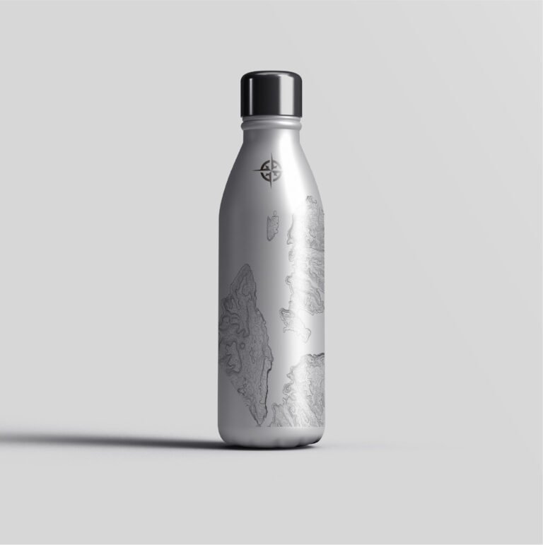 Gourde métallique avec motif de l'identité visuelle Crusoe.