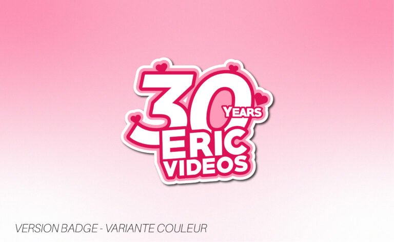 Logo 30 Years Eric Videos variante couleur du badge sur fond rose.